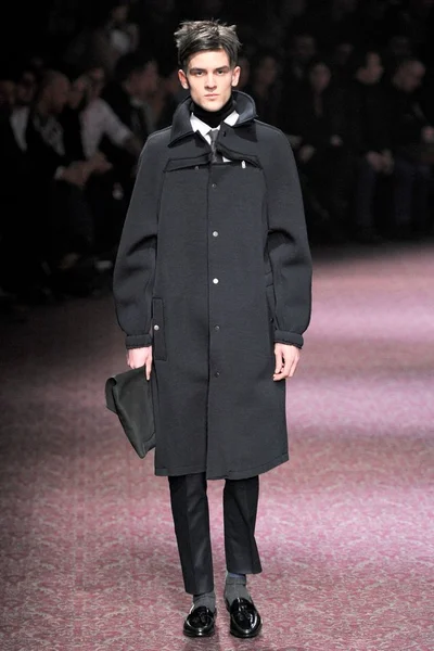 Look 8